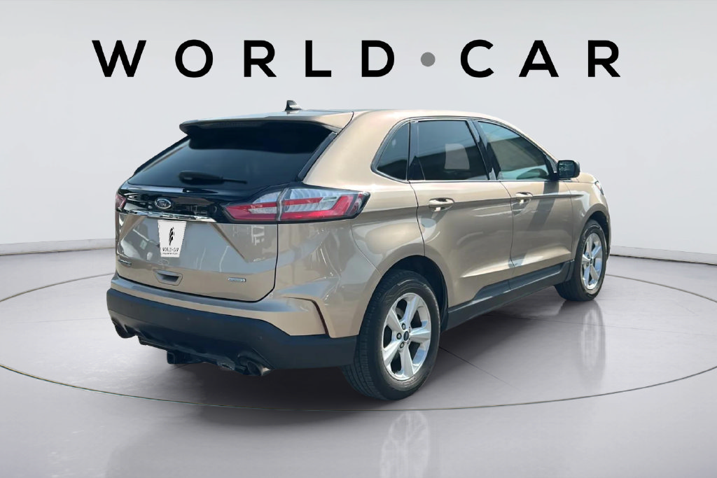 Used 2020 Ford Edge SE FWD image 3