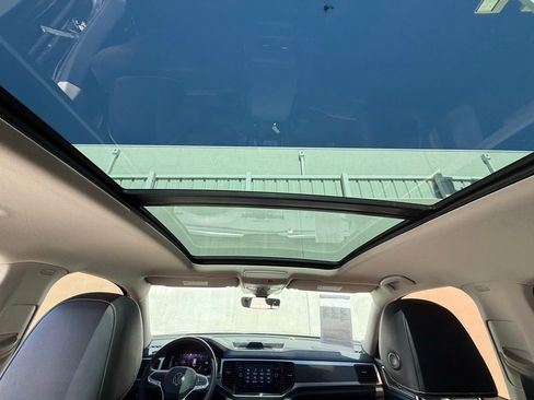 Used 2023 Volkswagen Atlas SEL R-Line image 7