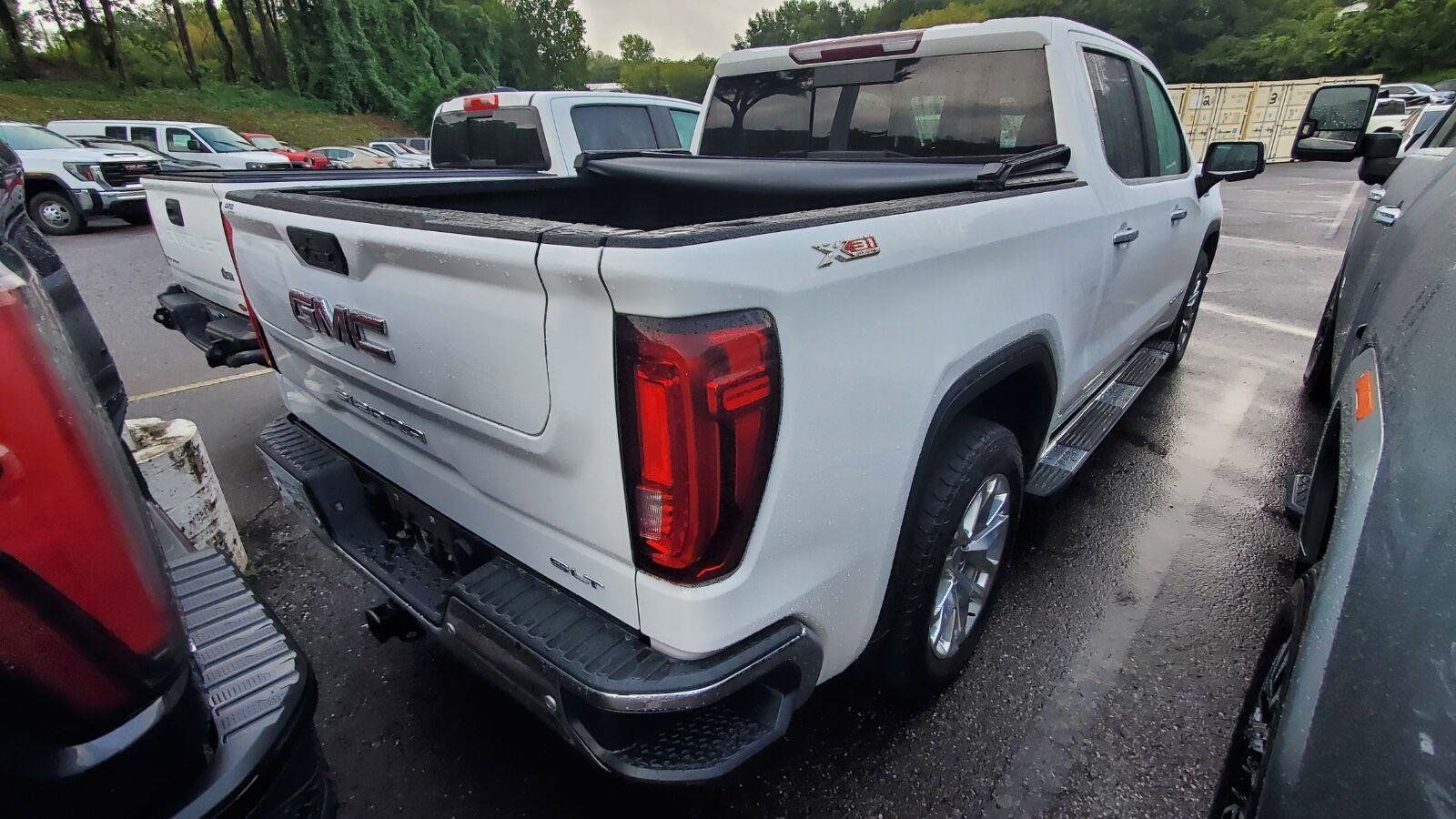 Used 2019 GMC Sierra 1500 SLT w/ SLT Premium Plus Package AWD/4WD image 9