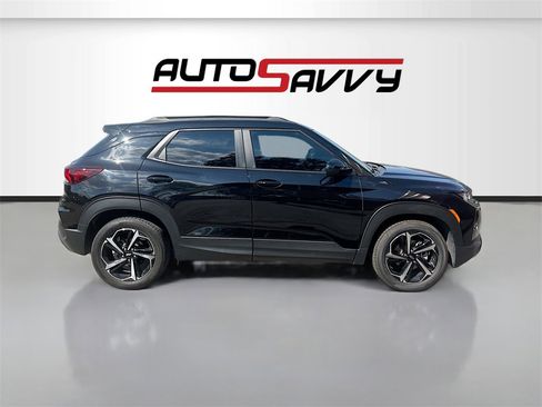 Used 2023 Chevrolet TrailBlazer RS w/ Sun and Liftgate Package image 8