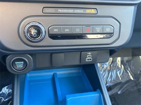 New 2025 Ford Maverick XLT image 36