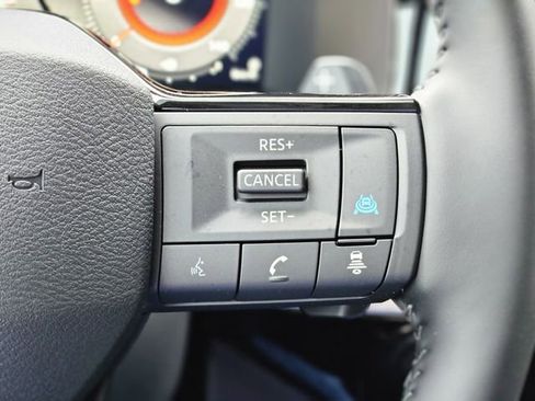 New 2026 Nissan Pathfinder Platinum image 17