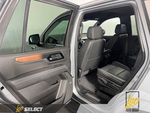 Used 2025 GMC Yukon Denali AWD/4WD image 10
