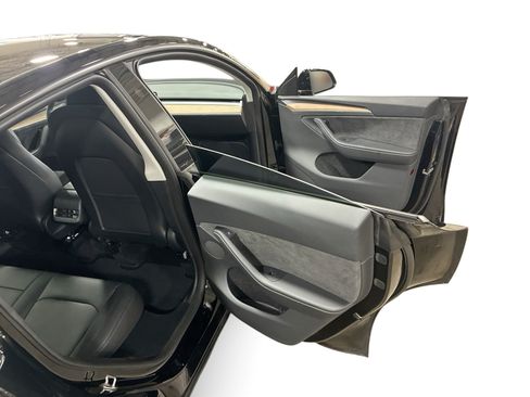 Certified 2023 Tesla Model Y Long Range AWD/4WD image 12