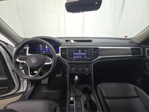 Used 2023 Volkswagen Atlas SE FWD image 6