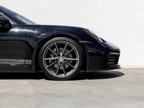 Certified 2024 Porsche 911 Carrera T RWD image 11