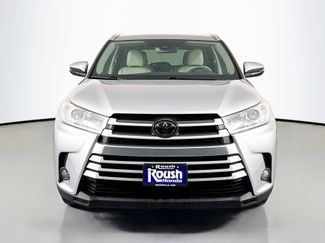 Used 2017 Toyota Highlander XLE video 2