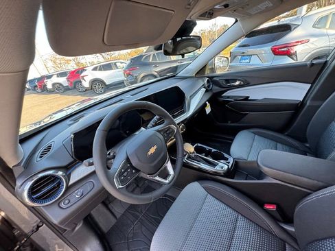 New 2026 Chevrolet Trax LT w/ Driver Confidence Package image 10