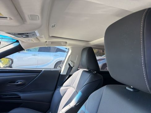 Used 2023 Lexus ES 350 w/ Accessory Package (Z2) image 8
