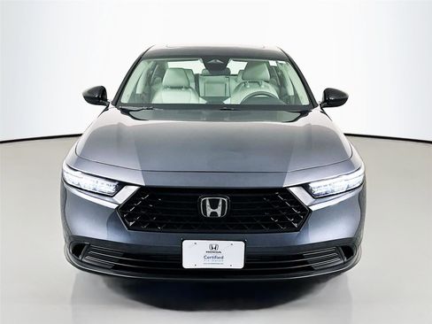 Certified 2025 Honda Accord SE image 3