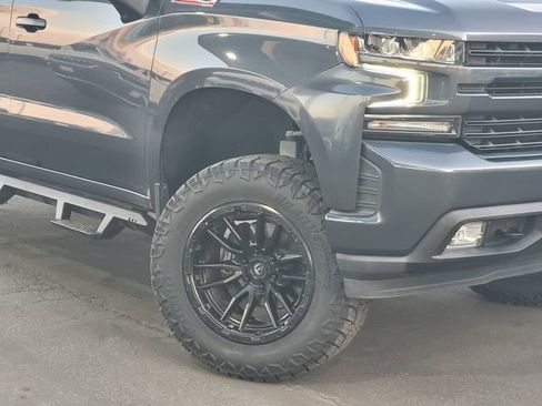 Used 2021 Chevrolet Silverado 1500 RST image 3