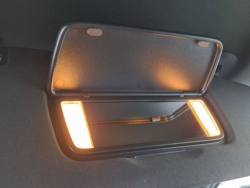 Used 2024 Cadillac XT4 Premium Luxury image 20