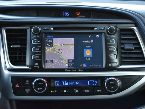 Used 2016 Toyota Highlander Limited FWD image 20