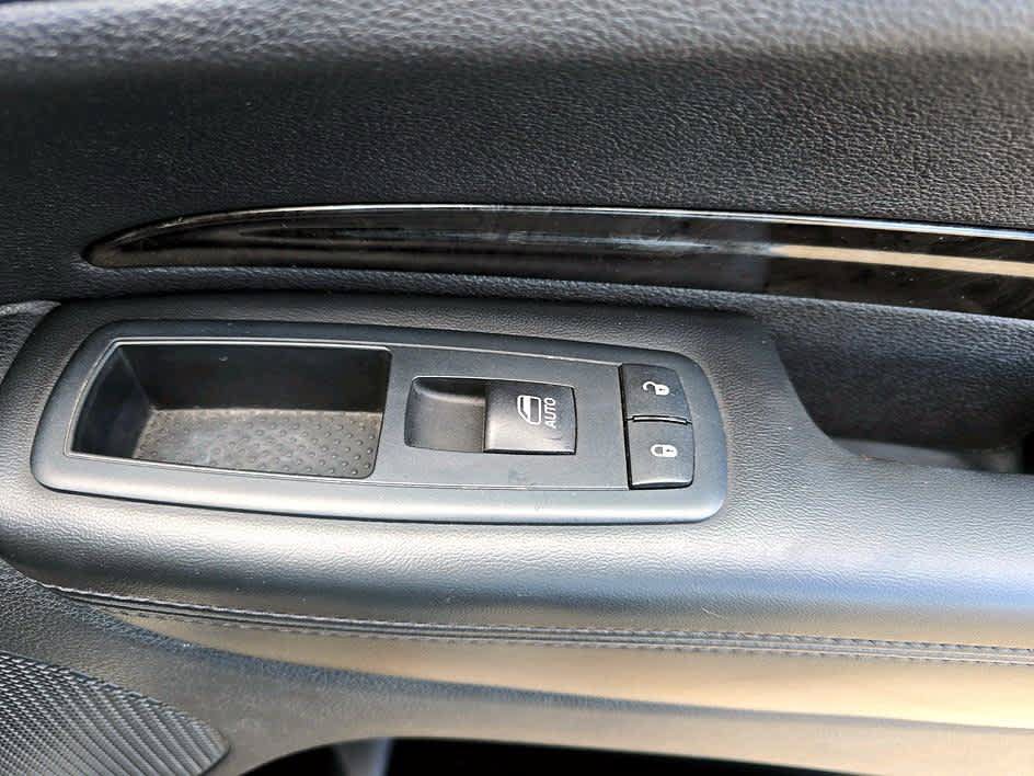 Used 2014 Dodge Durango Limited w/ Nav & Power Liftgate Group RWD image 26