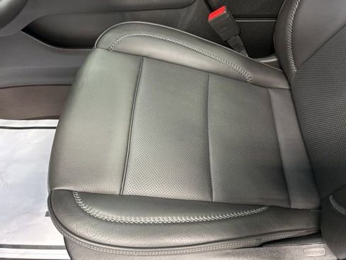 Used 2024 GMC Yukon Denali w/ Advanced Technology Package image 11