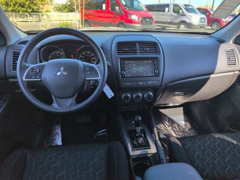 Used 2025 Mitsubishi Outlander Sport S image 16