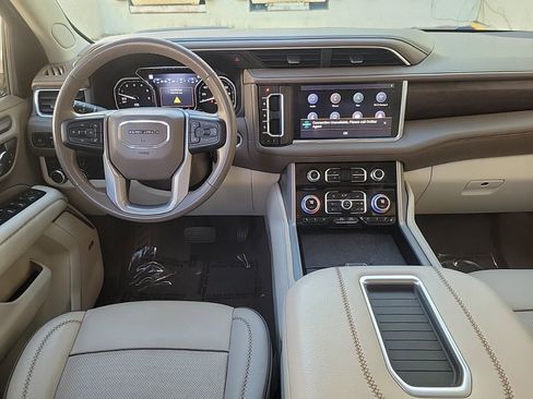 Used 2021 GMC Yukon Denali w/ Denali Premium Package image 19