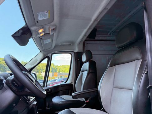 Used 2024 RAM ProMaster 2500 w/ Convenience Group FWD image 22