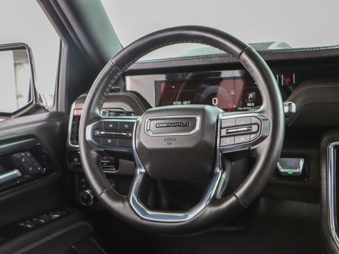 Used 2025 GMC Yukon Denali image 13