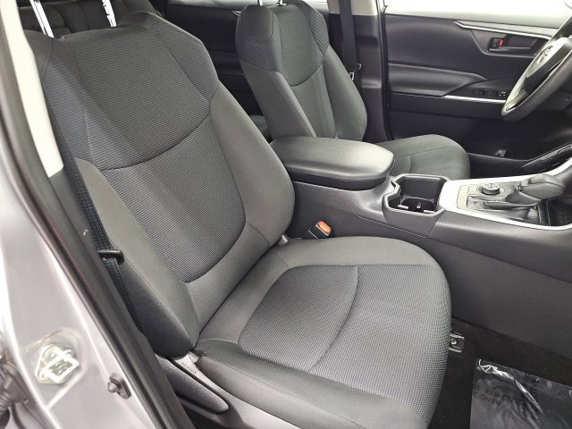 Certified 2025 Toyota RAV4 LE AWD/4WD image 37