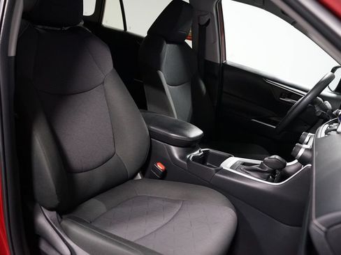 Certified 2025 Toyota RAV4 XLE FWD image 28
