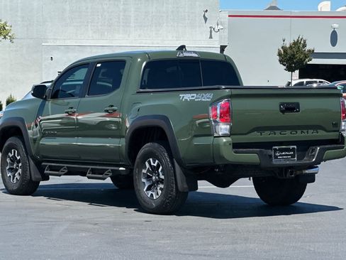 Used 2021 Toyota Tacoma TRD Off-Road w/ Technology Package AWD/4WD image 7