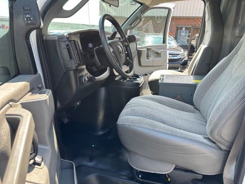 Used 2021 GMC Savana 3500 w/ Power Convenience Package RWD image 32