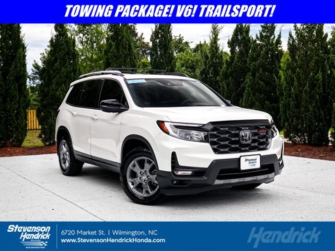 Used 2025 Honda Passport TrailSport image 1