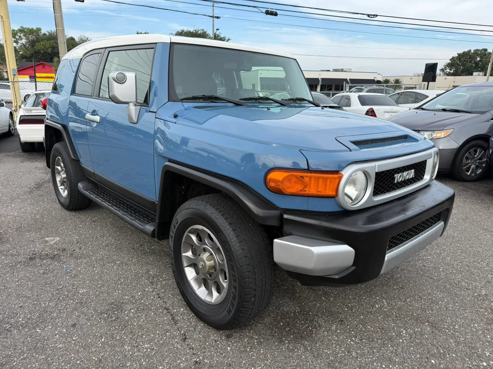 Used 2012 Toyota FJ Cruiser 4WD w/ Upgrade Pkg image 3