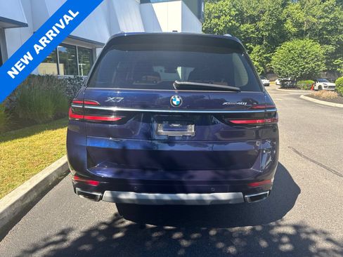 Used 2024 BMW X7 xDrive40i w/ Climate Comfort Package AWD/4WD image 3