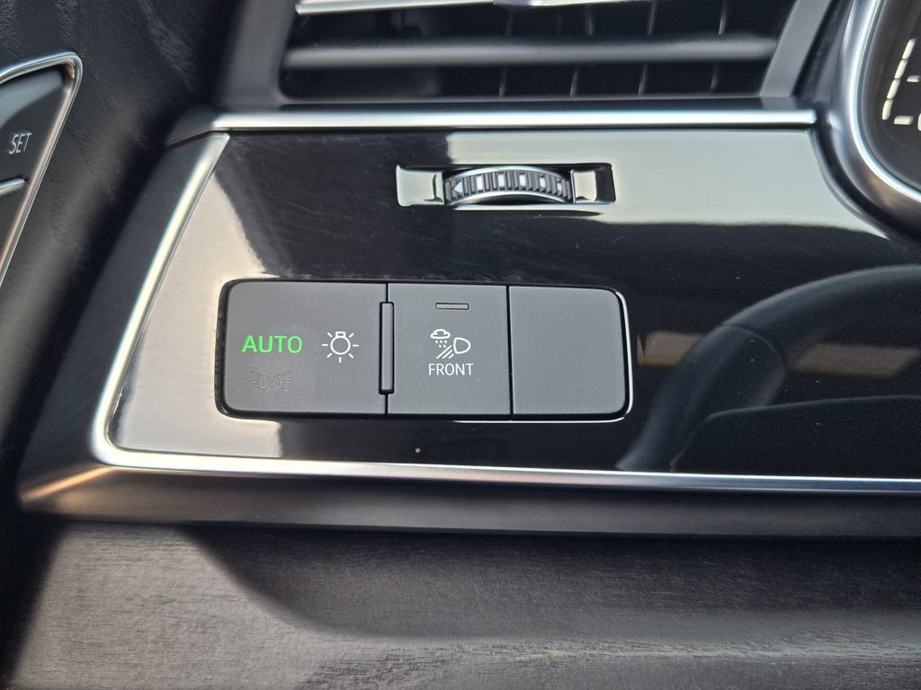 Certified 2023 Audi Q8 Premium Plus w/ Premium Plus Package AWD/4WD image 28
