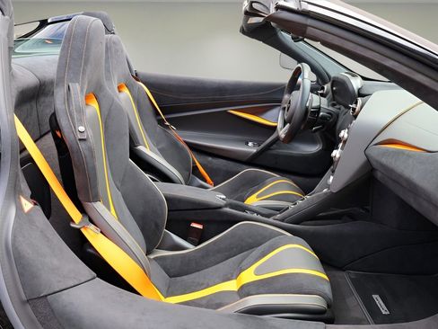 Used 2022 McLaren 720S Spider image 14