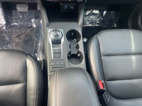 Used 2022 Ford Escape Titanium w/ Class II Trailer Tow Package image 11