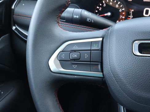 Used 2025 Jeep Compass Trailhawk AWD/4WD image 25