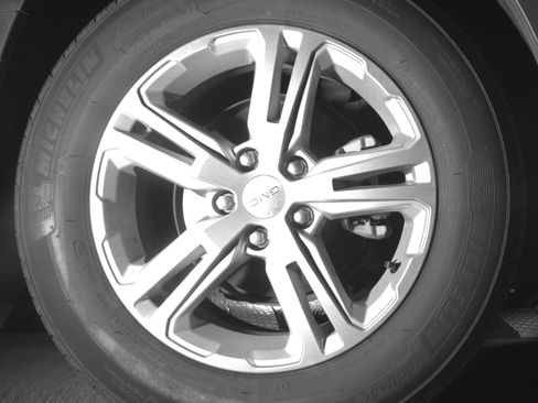 Used 2024 GMC Terrain SLE image 20