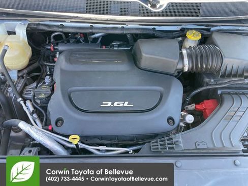 Used 2018 Chrysler Pacifica Touring-L w/ Tire & Wheel Group FWD image 28