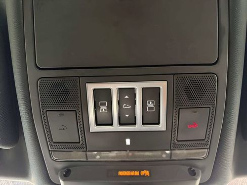 Used 2020 Land Rover Discovery HSE AWD/4WD image 36