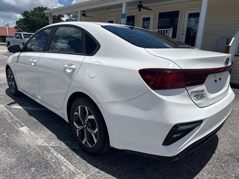 Used 2019 Kia Forte LXS FWD image 3