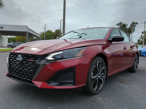 New 2025 Nissan Altima 2.5 SR image 8