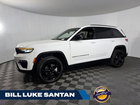 Used 2024 Jeep Grand Cherokee Limited w/ Black Appearance Package AWD/4WD image 1