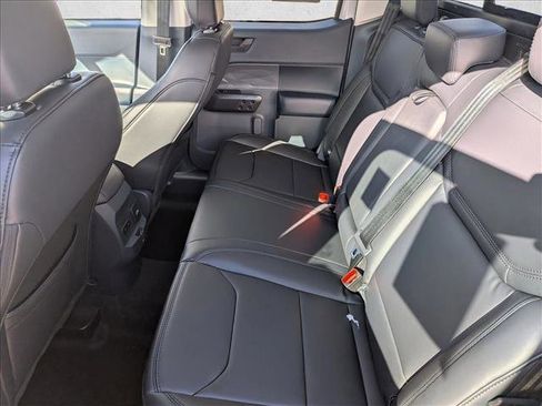 New 2026 Ford Maverick Lariat w/ Black Appearance Package image 14