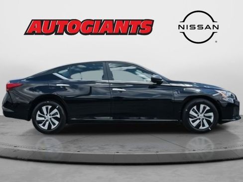New 2025 Nissan Altima 2.5 S image 4