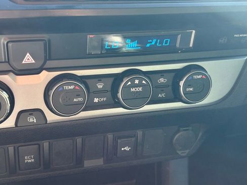 Used 2023 Toyota Tacoma SR AWD/4WD image 29
