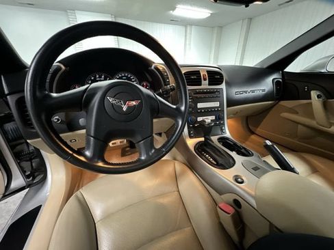 Used 2005 Chevrolet Corvette Convertible w/ Preferred Equipment Group RWD image 18