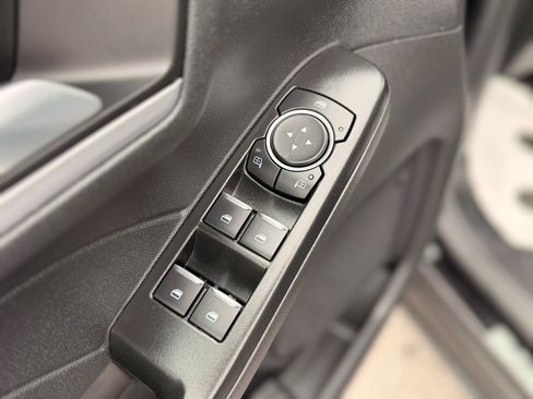 Used 2025 Ford Escape Platinum AWD/4WD image 9