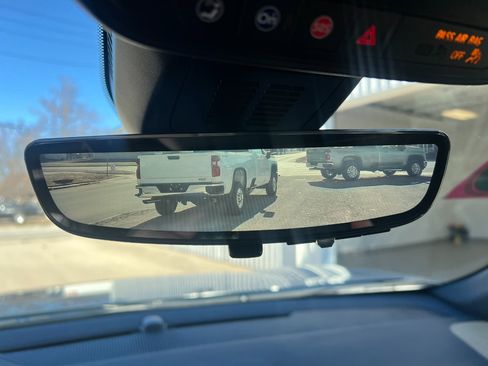 Used 2025 Chevrolet Equinox LT w/ Convenience Package II image 50