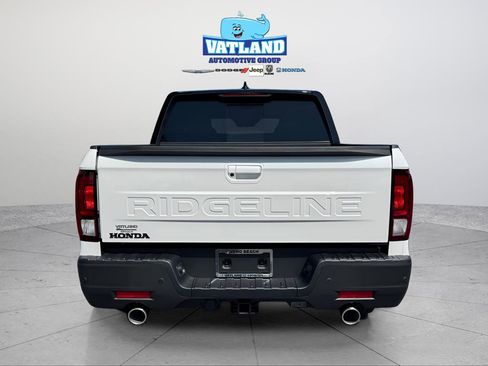 New 2026 Honda Ridgeline Black Edition image 4