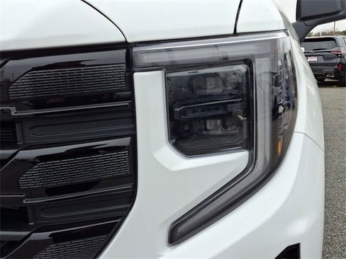 New 2025 GMC Sierra 1500 Elevation image 7