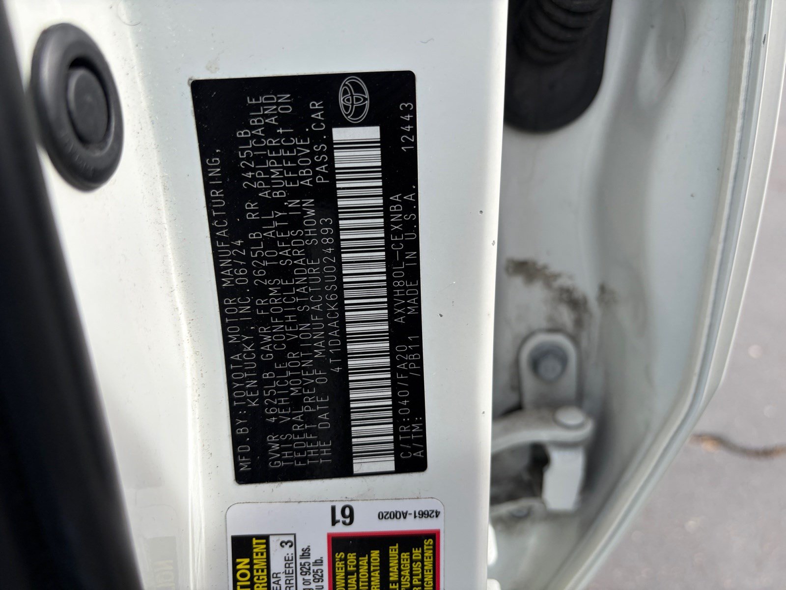 Used 2025 Toyota Camry LE FWD image 32