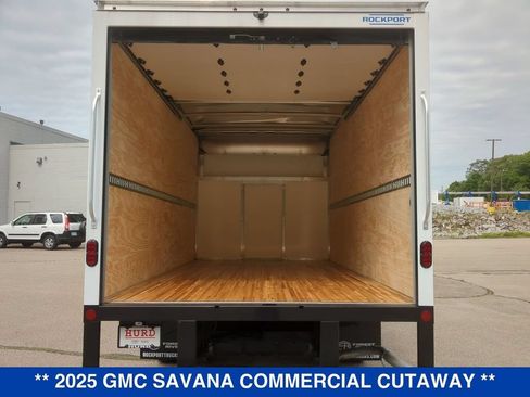 New 2025 GMC Savana 3500 RWD image 5